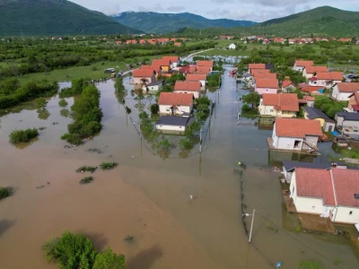 Plodno vrgoračko tlo pretvoreno u jezero