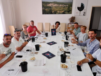 Pobjednik Pošip 2021. hvarske obiteljske vinarije Luviji