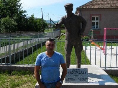 Podignut spomenik vinogradaru