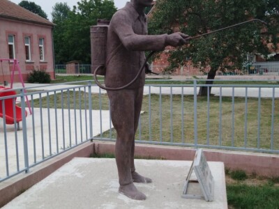 Podignut spomenik vinogradaru