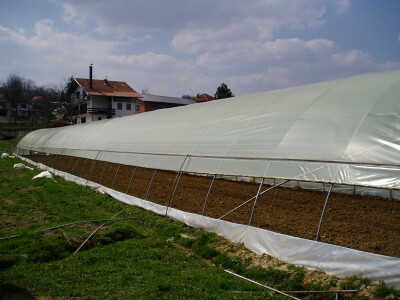 Podizanje plastenika Podizanje plastenika
