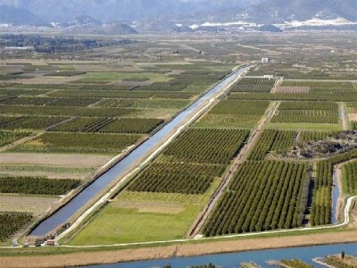 Pogled iz zraka na dolinu Neretve Pogled iz zraka na dolinu Neretve