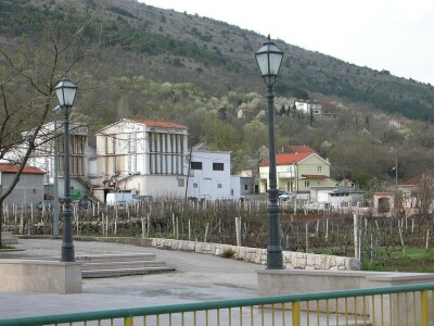 Pogled naobiteljsku pršutanu Mijukić-Prom u Runovićima