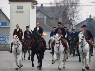 Pokladno jahanje u Tenji
