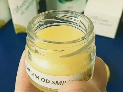 Pokrenula je proizvodnju prirodne kozmetike od smilja koje uzgaja na djedovini Pokrenula je proizvodnju prirodne kozmetike od smilja koje uzgaja na djedovini
