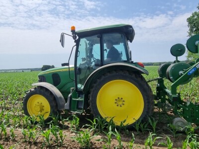 Pokusi navodnjavanja kukuruza Rivulis sistemima "kap po kap"