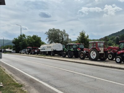 Policija zaustavila kolone traktora na putevima prema Sarajevu