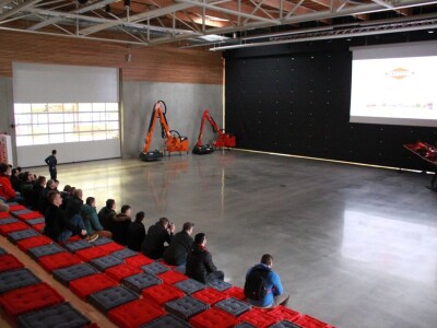 Poljo-nova putovanje DEUTZ-FAHR i KUHN tvornici