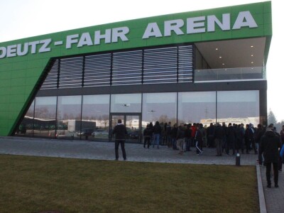 Poljo-nova putovanje DEUTZ-FAHR i KUHN tvornici