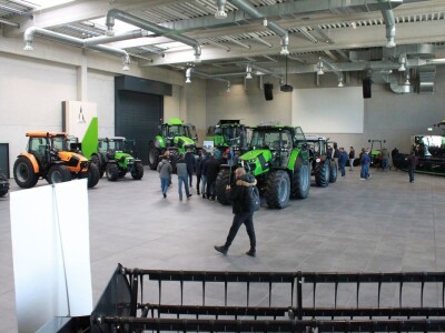 Poljo-nova putovanje DEUTZ-FAHR i KUHN tvornici