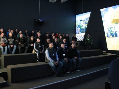 Poljo-nova putovanje DEUTZ-FAHR i KUHN tvornici