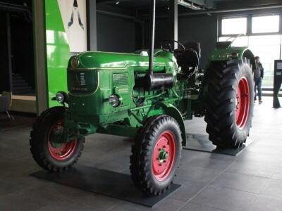 Poljo-nova putovanje DEUTZ-FAHR i KUHN tvornici