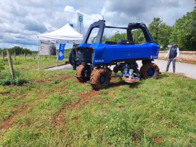 Poljonova prezentacija ViniBotovog robota Bakus