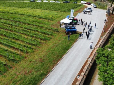 Poljonova prezentacija ViniBotovog robota Bakus