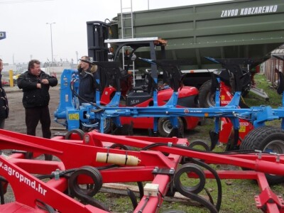 Poljoprivrednici razgledali mehanizaciju, razmjenjivali iskustva i planove!
