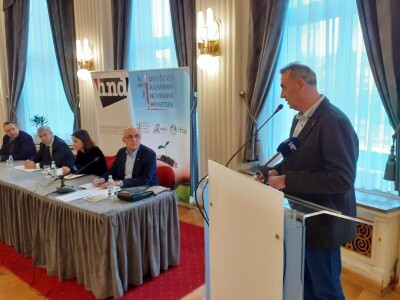 Poljoprivredno zemljište