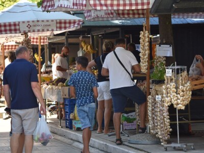 Ponuda na gradskoj tržnici u Zadru
