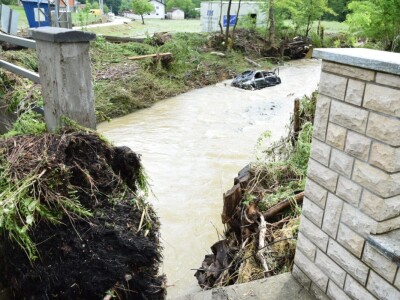 Poplave u Tesliću Poplave u Tesliću