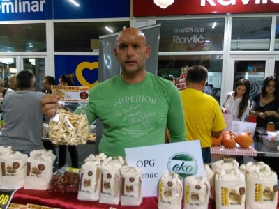 Popodnevna tržnica osječke Solidarne ekološke grupe