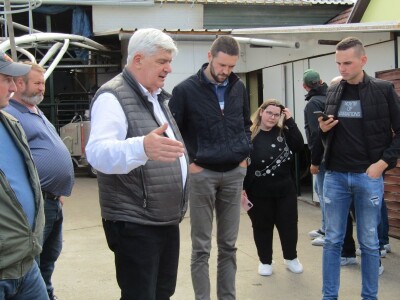 Porodična farma muznih krava Mužlai