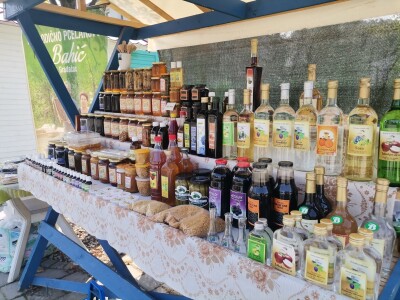 Porodično pčelarstvo Bahić Porodično pčelarstvo Bahić