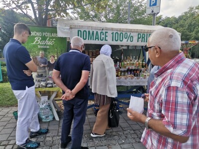 Porodično pčelarstvo Bahić Porodično pčelarstvo Bahić