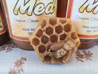 Porodično pčelarstvo Bahić Porodično pčelarstvo Bahić