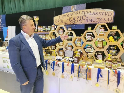 Porodično pčelarstvo "Kazić"