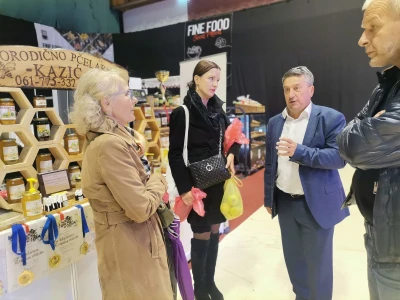 Porodično pčelarstvo "Kazić"