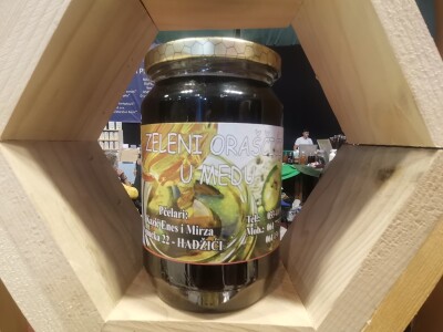 Porodično pčelarstvo "Kazić" Porodično pčelarstvo "Kazić"