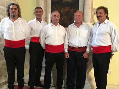 Pošip Čara i Smokvica: U Jugi zaštićeni, a u vlastitoj državi Hrvatskoj još bez zaštite!