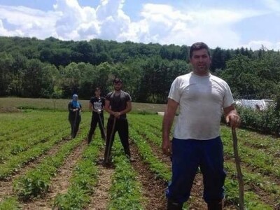 Posjeduju dvije vodenice, a uzgajaju i domaće povrće i žitarice