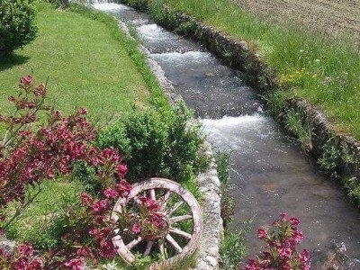 Posjeduju dvije vodenice, a uzgajaju i domaće povrće i žitarice