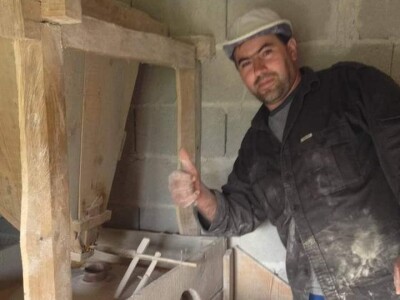 Posjeduju dvije vodenice, a uzgajaju i domaće povrće i žitarice