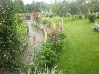 Posjeduju dvije vodenice, a uzgajaju i domaće povrće i žitarice