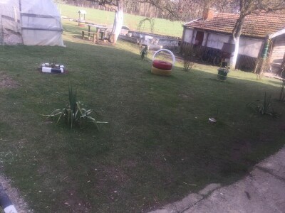 Posjeduju dvije vodenice, a uzgajaju i domaće povrće i žitarice