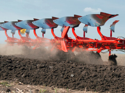 Potinger polunošeni  plug Potinger polunošeni  plug