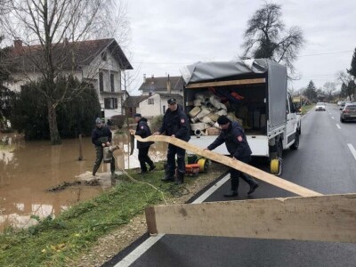 Potop u selima oko Gradiške - ugroženo 400 goveda