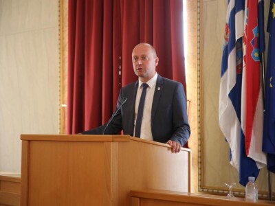 Potpisivanje ugovora s korisnicima potpora u poljoprivredi i ruralnom razvoju na području Osječko-baranjske županije Potpisivanje ugovora s korisnicima potpora u poljoprivredi i ruralnom razvoju na području Osječko-baranjske županije