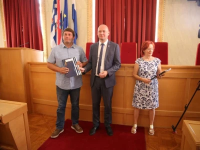 Potpisivanje ugovora s korisnicima potpora u poljoprivredi i ruralnom razvoju na području Osječko-baranjske županije