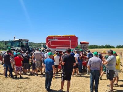 Pottinger - predstavljanje balirke i sijačice