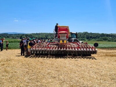 Pottinger - predstavljanje balirke i sijačice
