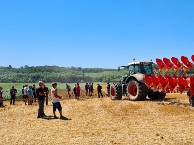 Pottinger - predstavljanje balirke i sijačice