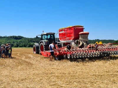Pottinger - predstavljanje balirke i sijačice