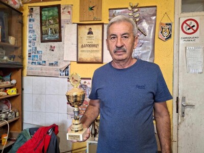 Poznati niški privrednik ima 600 golubova i sve ih prepoznaje Poznati niški privrednik ima 600 golubova i sve ih prepoznaje