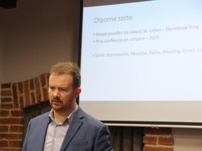 Predstavljen projekt klonske selekcije autohtone vinske sorte pušipel Predstavljen projekt klonske selekcije autohtone vinske sorte pušipel