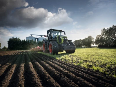 Predstavljena nova generacija Claas Axion 9 traktora