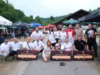 Preko 100 ekipa na Ozrenskom festivalu mesa Preko 100 ekipa na Ozrenskom festivalu mesa