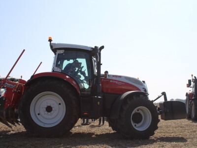 Prezentacija Steyr traktora, Kvarnelad priključnih i JCB strojeva tvrtke Grapak