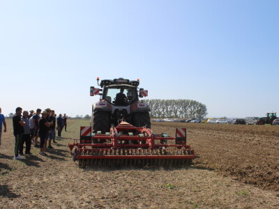 Prezentacija Steyr traktora, Kvarnelad priključnih i JCB strojeva tvrtke Grapak